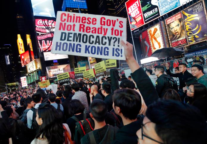 香港爆移民潮！社會菁英出走英美　每日40位港人移居台灣
