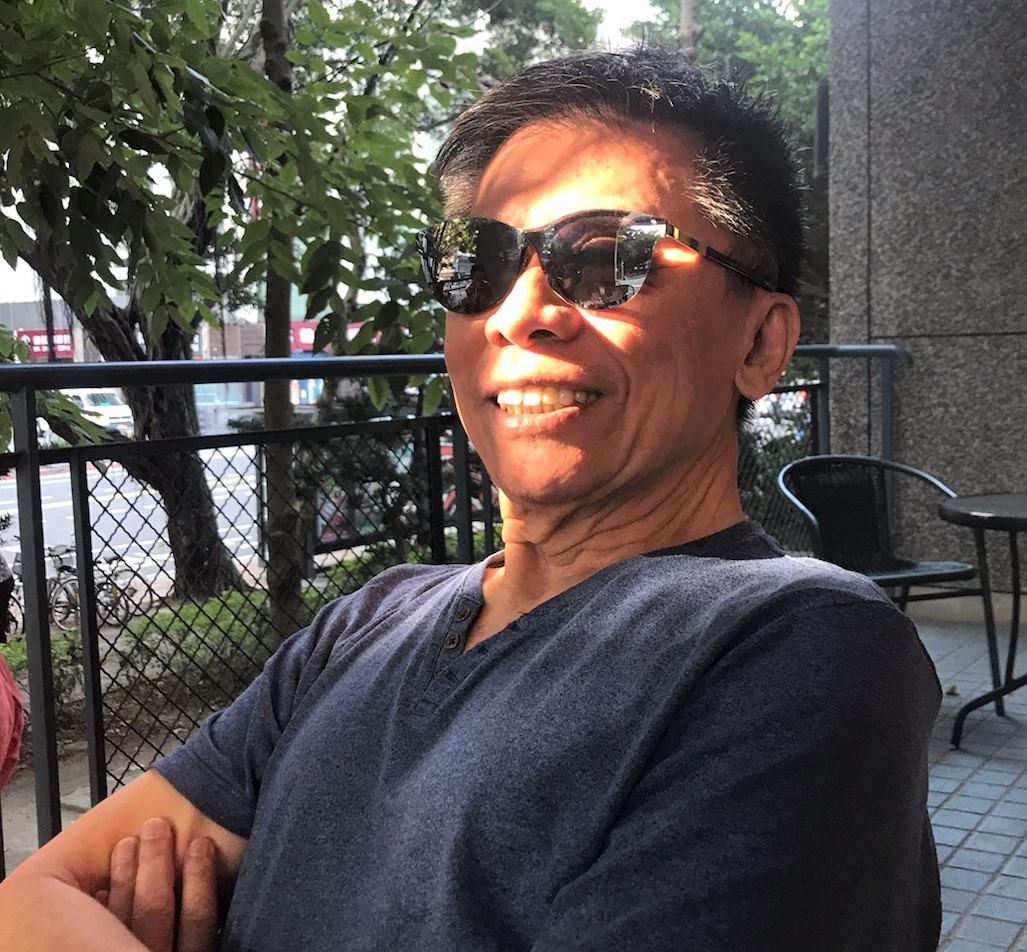 ▲因應衛福部桃園醫院院內擴大群聚感染，指揮中心昨（24）日宣布居家隔離人數擴大至5,000人﹔對此，前民進黨立委沈富雄在臉書發文表示，5000人的居家隔離非同小可，痛批「勞民傷財白做工。」（圖／翻攝自沈富雄臉書）