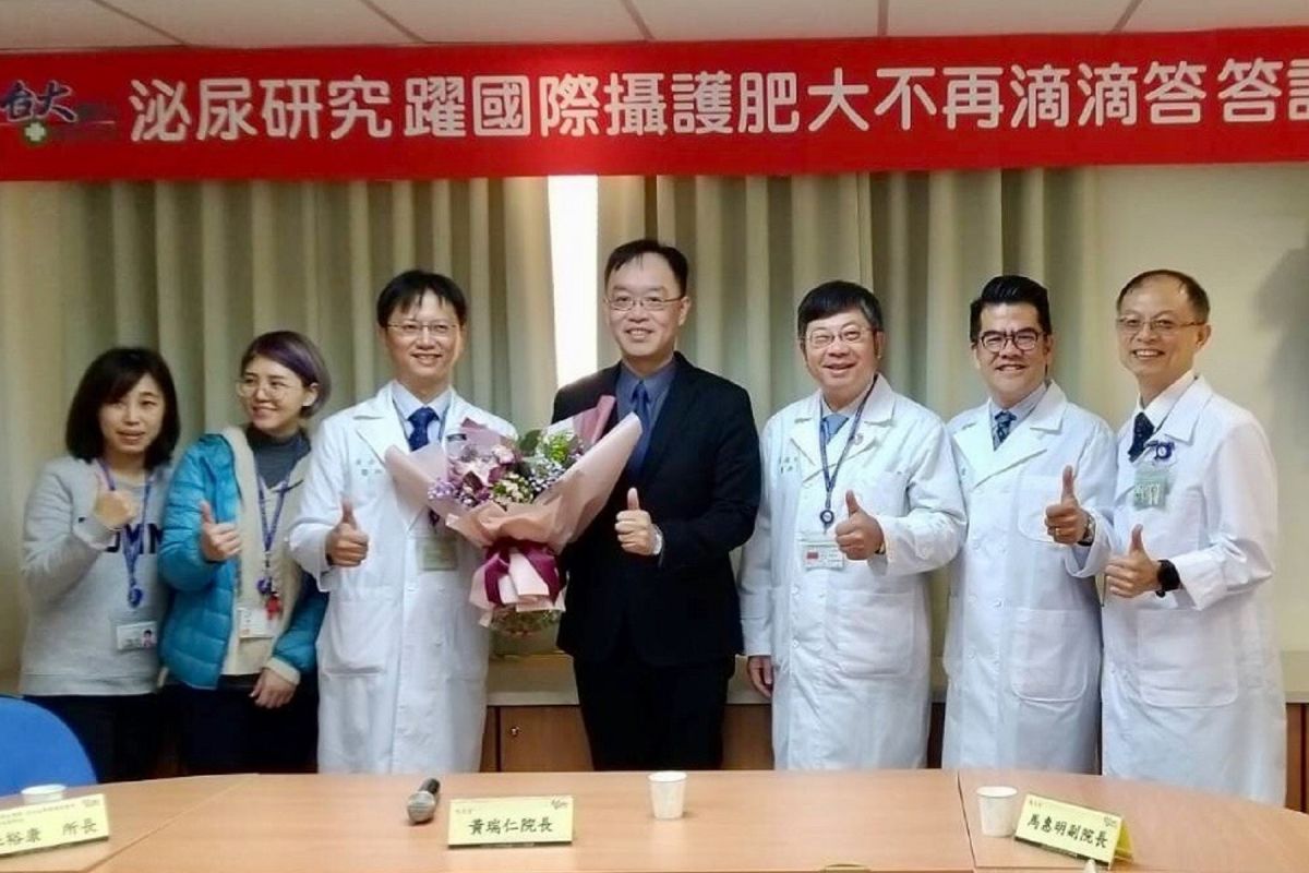 ▲臺大醫院雲林分院泌尿部主任黃士維及臺大流行病學與預防醫學研究所主任杜裕康教授的論文登上國際權威醫學期刊。（圖／記者洪佳伶攝 , 2019.12.02）