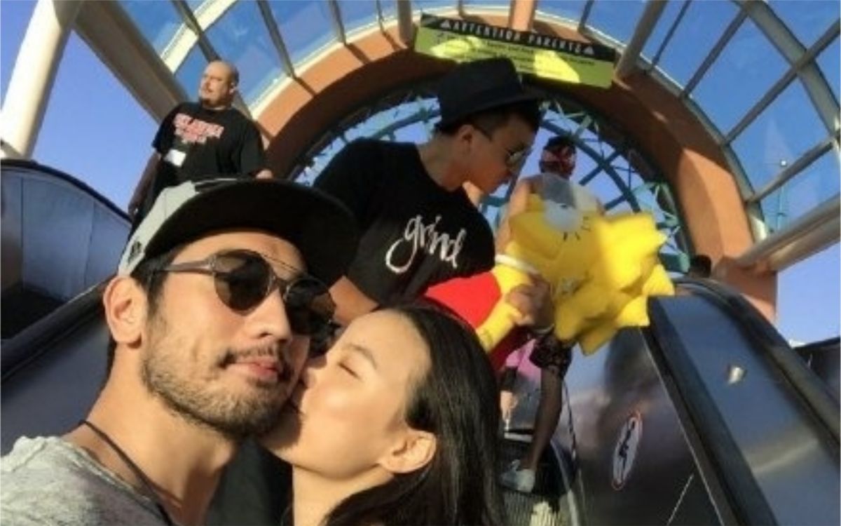 ▲高以翔昨日在親友的陪同下回家。（圖／翻攝微博） 

 