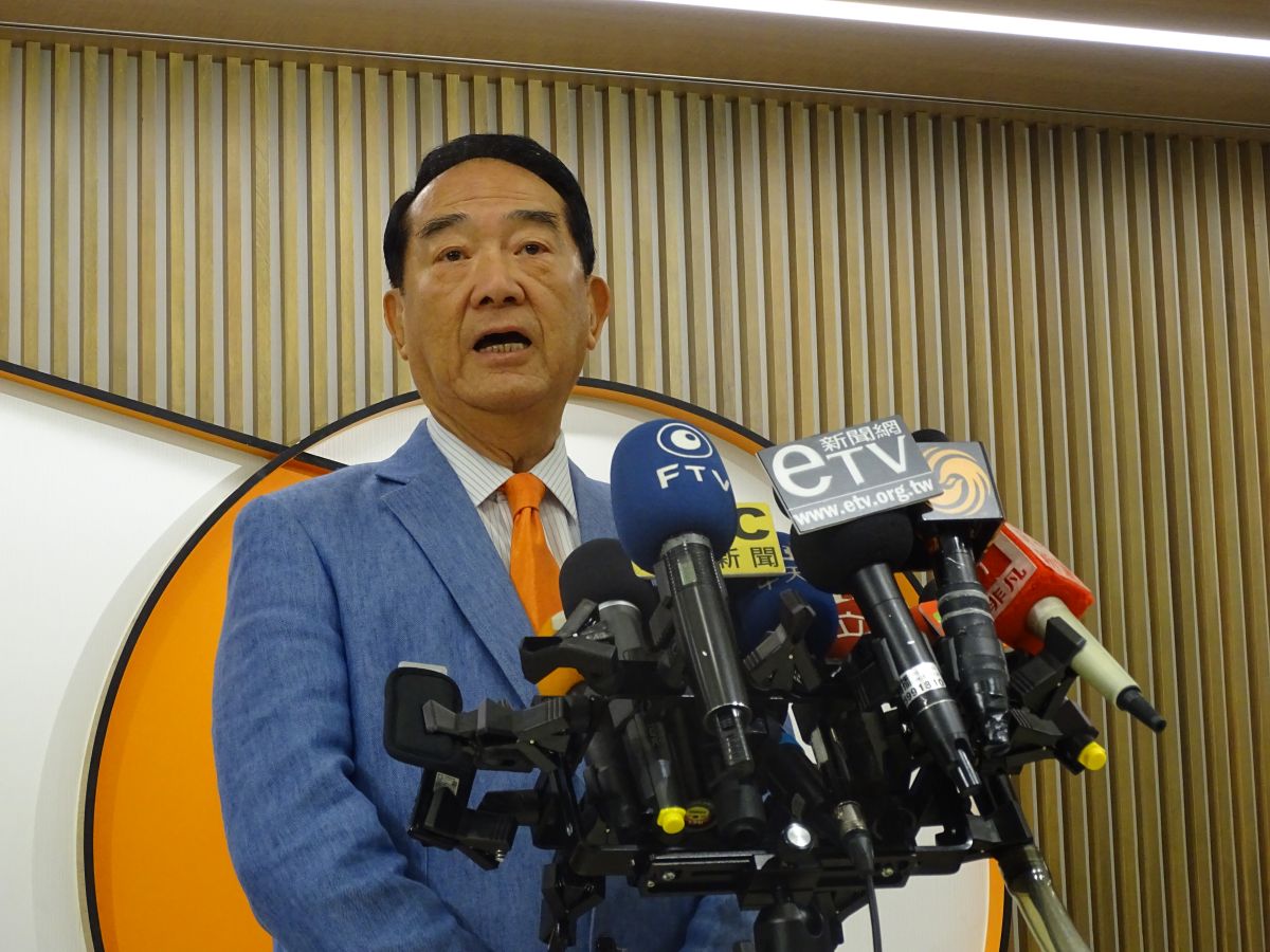 ▲檢方調查外交官蘇啟誠自殺案，查出「卡神」楊蕙如是網軍頭，親民黨主席宋楚瑜呼籲蔡政府撤換駐日代表謝長廷。（圖／記者呂炯昌攝, 2019.12.3）