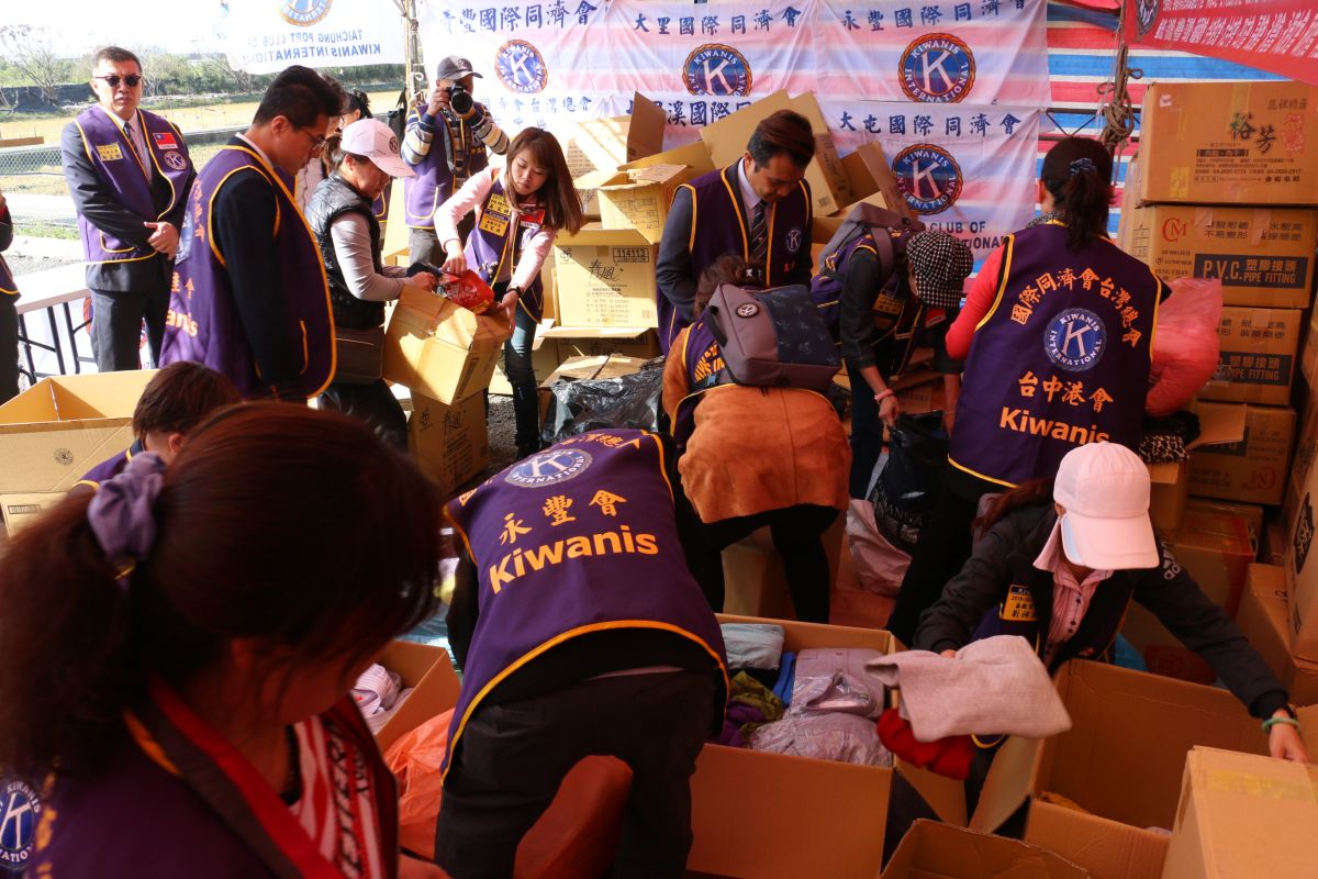 ▲國際同濟會台灣總會台中區募集二手衣物捐贈菲律賓。 (圖／柳榮俊翻攝2019.12.3)