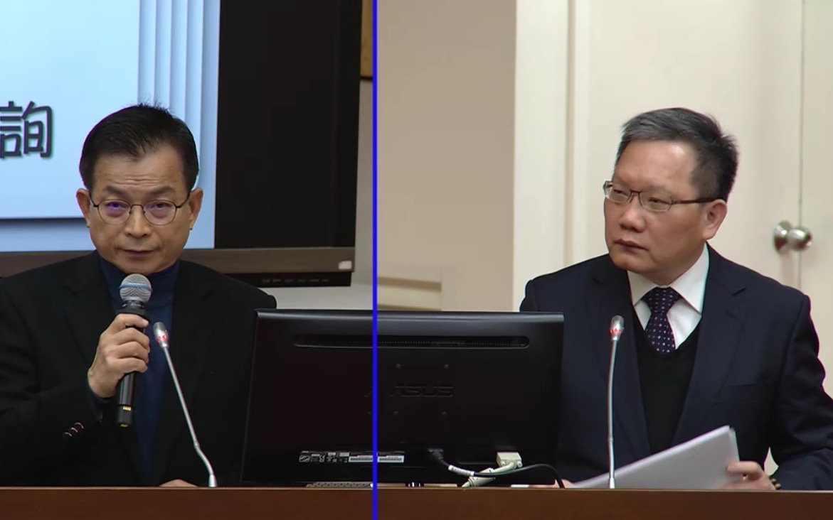 ▲國民黨立委賴士葆（左）質疑楊蕙如辦WTA售票有無繳娛樂稅？財政部長蘇建榮說目前在查證中，一天內會查清楚。（圖／擷取自立法院議事轉播）