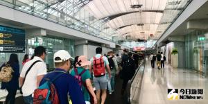 台灣女遊客「護照缺4頁」遭泰海關遣返！付錢睡機場地板還被監視
