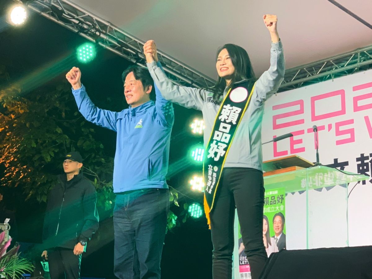 ▲賴品妤則嗆對手李永萍「我投入社會運動時，你還在當貴婦！」批李毫無政績。（圖／記者宋原彰攝，2019.12.04）