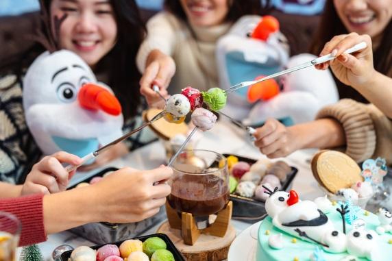 再現夢幻冰雪城堡　冰淇淋品牌推出冰雪奇緣主題店