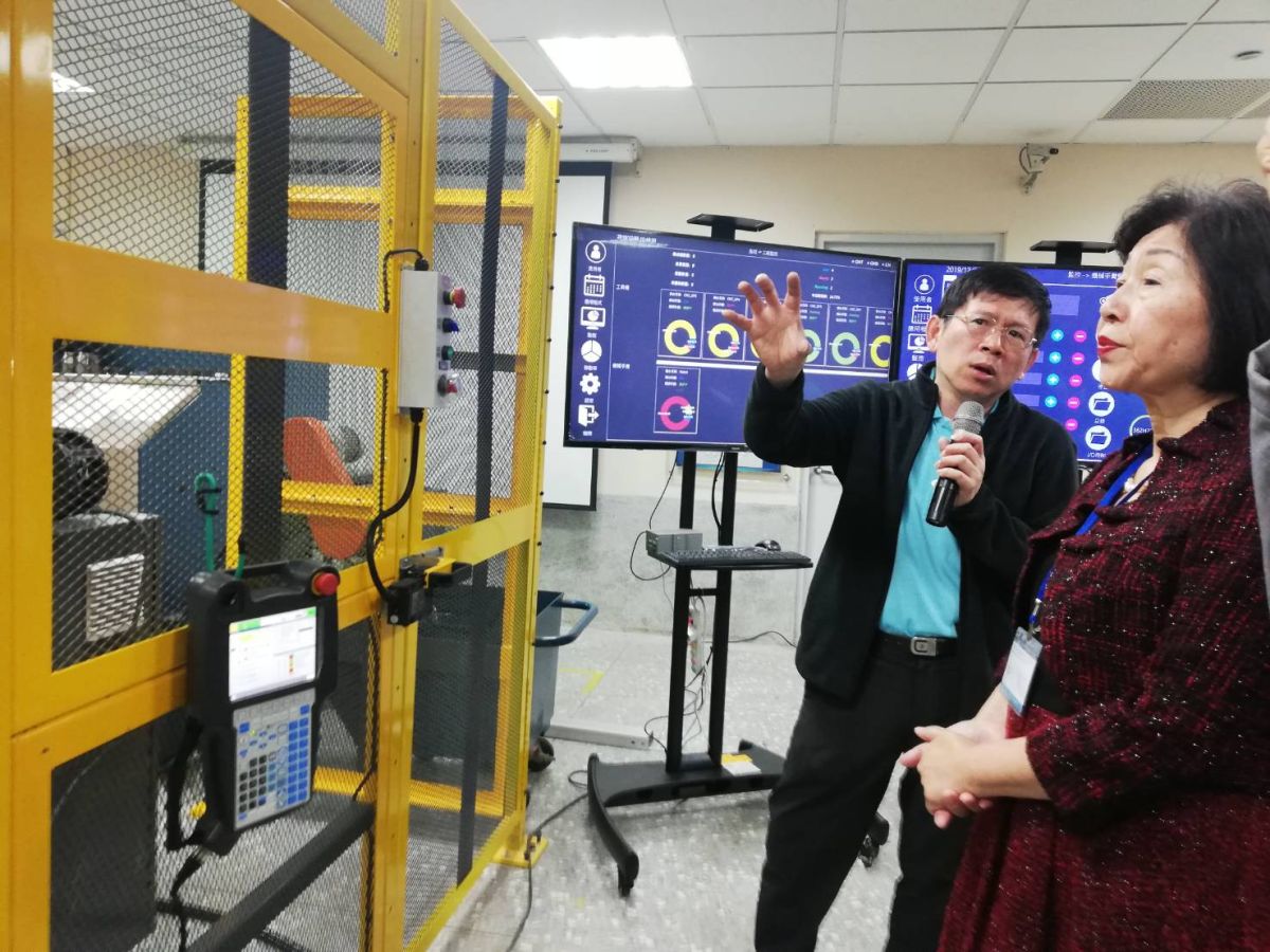 ▲智慧製造人才培育中心成立，可培育機械、電機、資訊跨領域整合的技職人才（圖/記者邱嘉琪攝，2019.12.05）