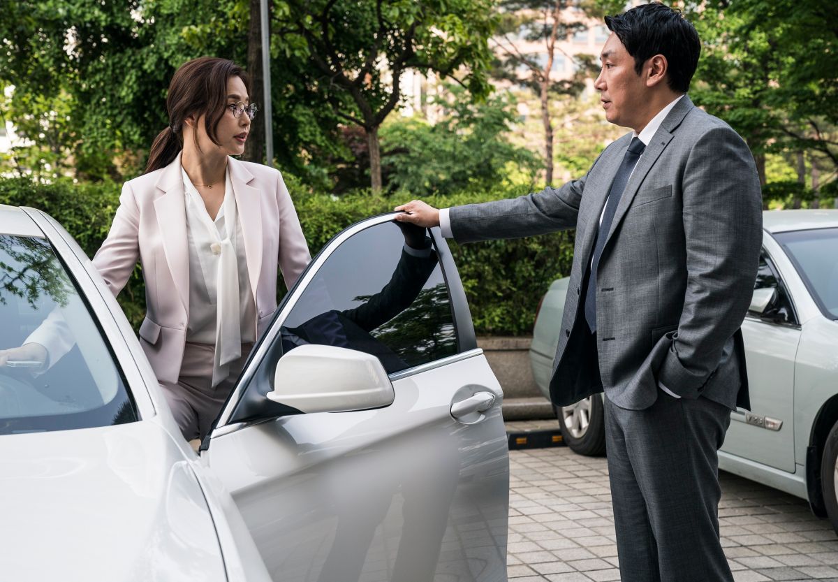 ▲趙震雄和李哈妮片中聯手辦案。（圖／CATCHPLAY）