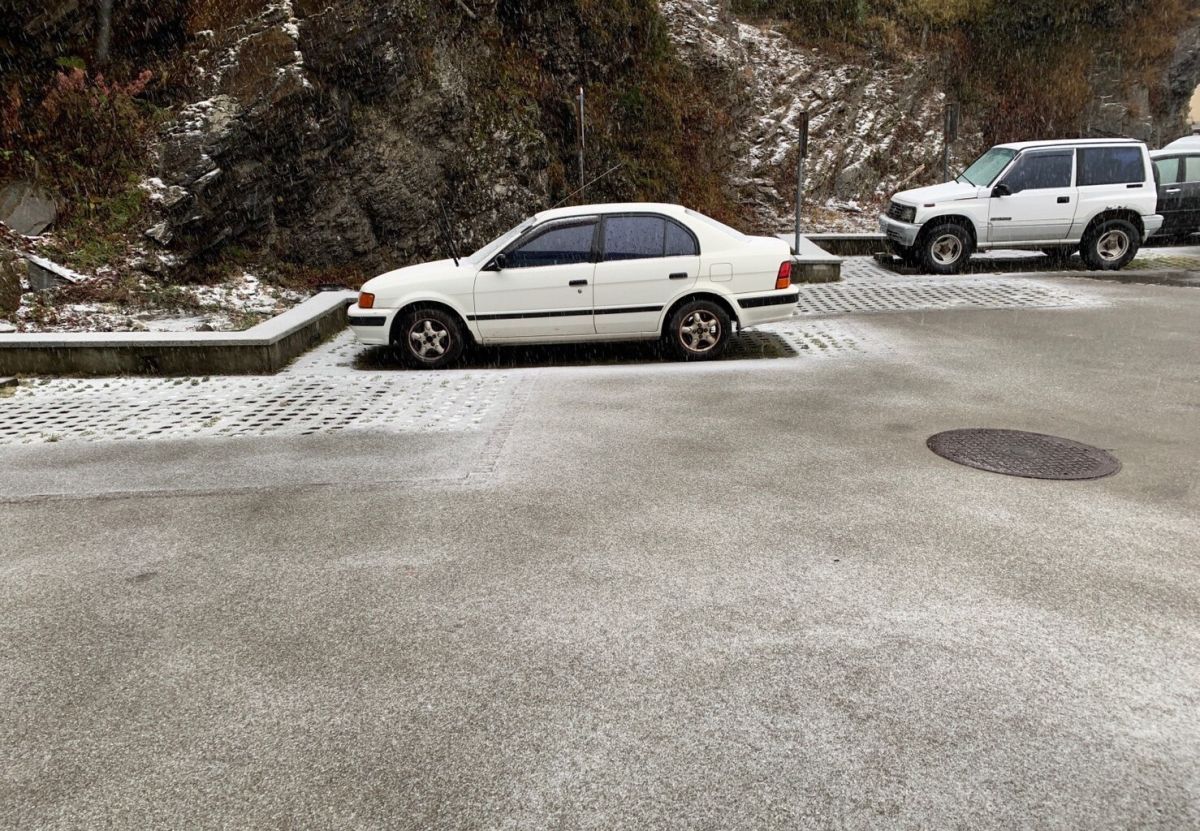 ▲合歡山降下今年冬季初雪。（圖／東勢林管處提供）