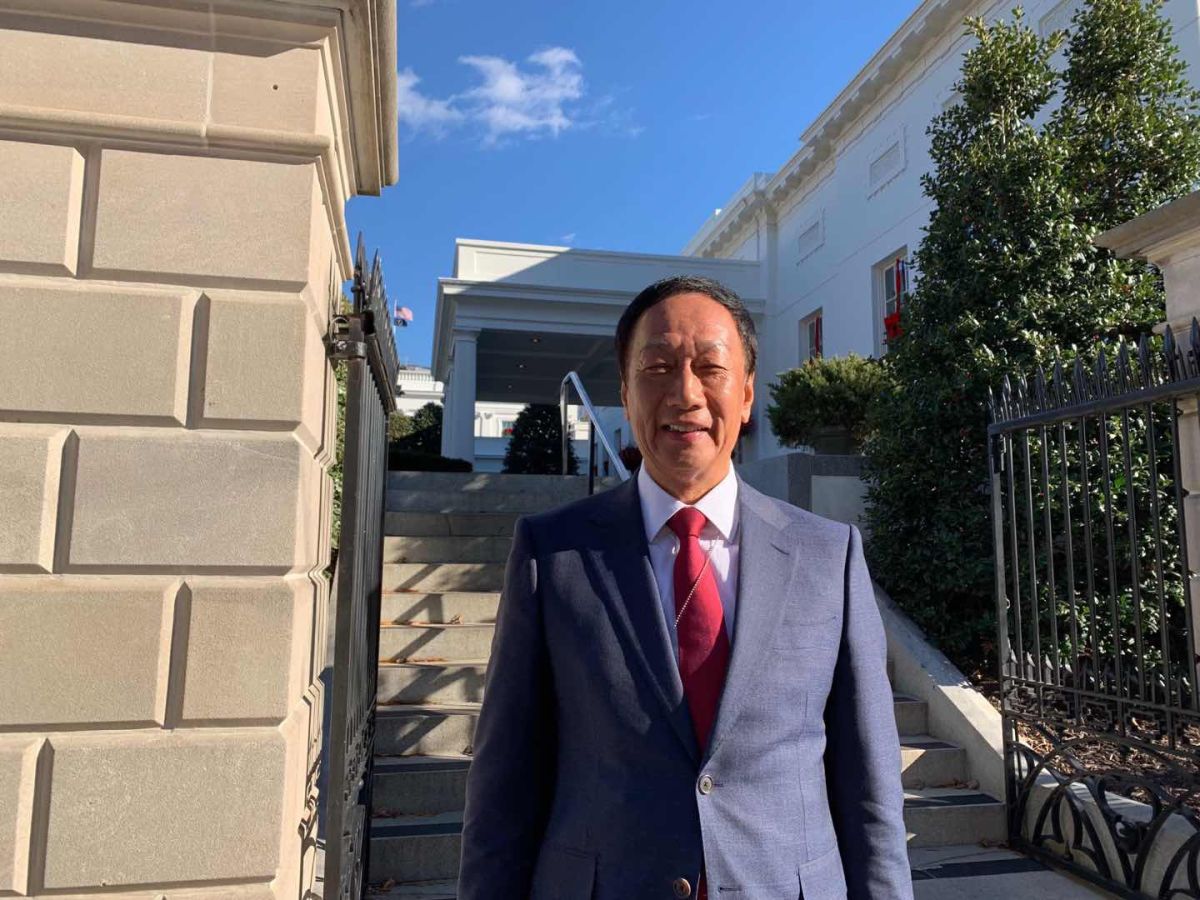 ▲面對大家質疑郭柯可能「分手」，郭台銘四兩撥千金說「郭柯宋王就像國際局勢一樣合必多利」。(圖／取自郭台銘臉書專頁)