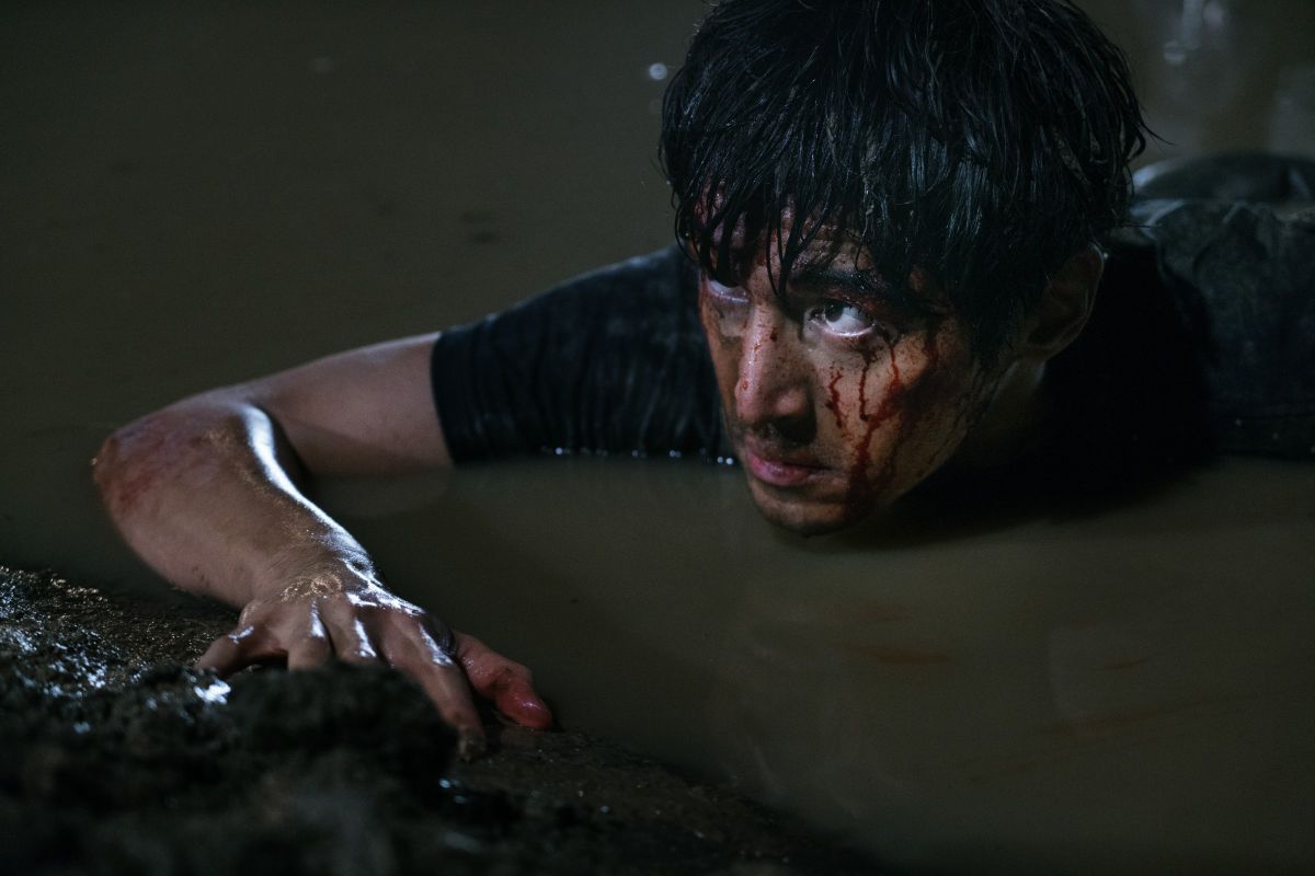 ▲胡歌飾演逃犯周澤農，浸泡泥水4小時不喊苦。（圖／甲上）