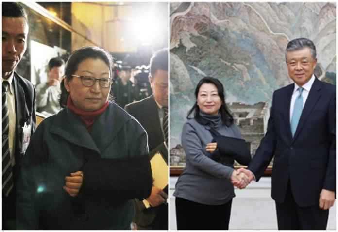 ▲左：鄭若驊於 3 日自北京返回香港。右：鄭若驊和中國駐英大使劉曉明合照。（圖／翻攝自《香港 01 》／余俊亮攝）
