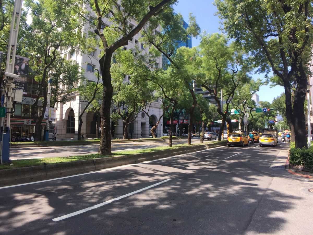 ▲台北市晶華商圈因新舊區域交雜，東南西北街廓風格迥異，房價差2成之多。（圖／信義房屋提供） 
