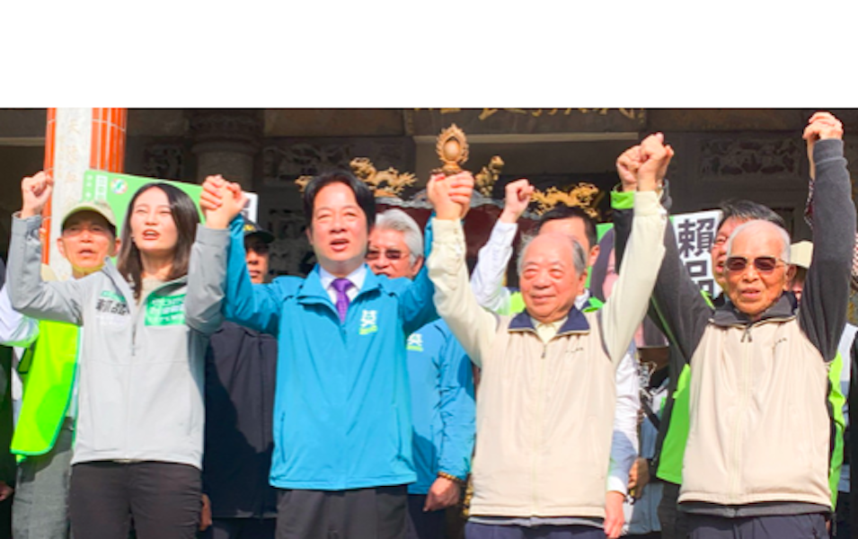 ▲民進黨副總統候選人賴清德今（10）日陪同新北市第十二選區立委候選人賴品妤參拜廟宇。（圖／記者宋原彰攝，2019.12.10）

