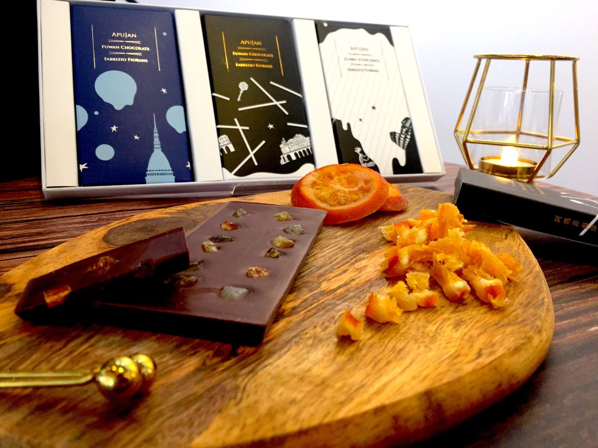 ▲台灣品牌今年奪下世界巧克力大賽第1，業者今（10）日與知名服裝品牌與行聯名發布記者會，以3款全新口味的巧克力在電商平台上初試水溫。（圖／記者黃仁杰攝，2019.12.10）