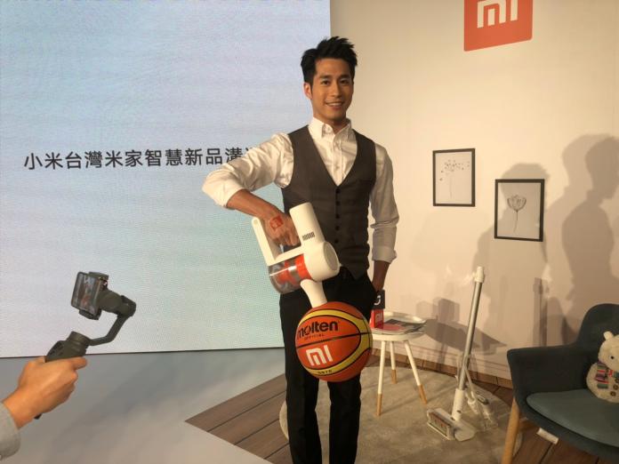 小米台灣除舊布新巨獻　吸塵器馬力大到可吸籃球
