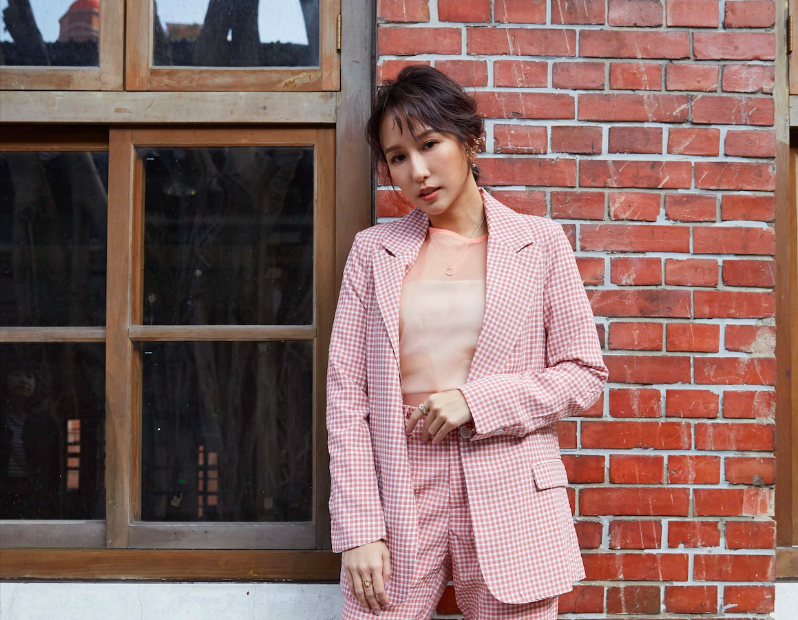 ▲潘嘉麗透露曾在國外旅遊時遇到跟蹤狂。（圖／華納音樂提供）