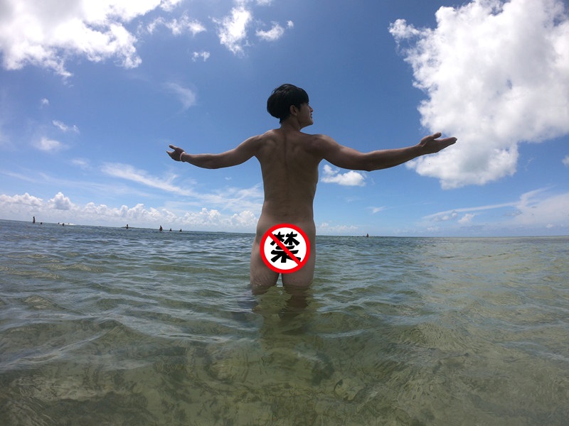 ▲張勛傑大膽裸泳。（圖／八大綜合台）