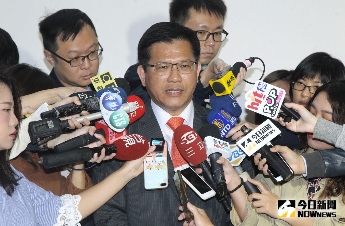 ▲交通部長林佳龍回應遠航停飛事件，認為遠航董事長張綱維要對此事負起責任。（圖／記者葉政勳攝 , 2019.12.13）