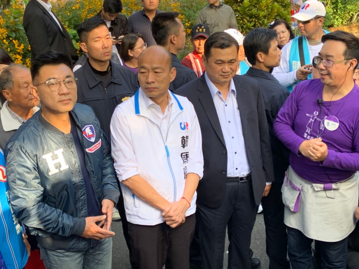 韓國瑜對於遠航停飛、影響到行程，他批評民航局狀況外、應該檢討。 (圖/記者吳承翰攝)