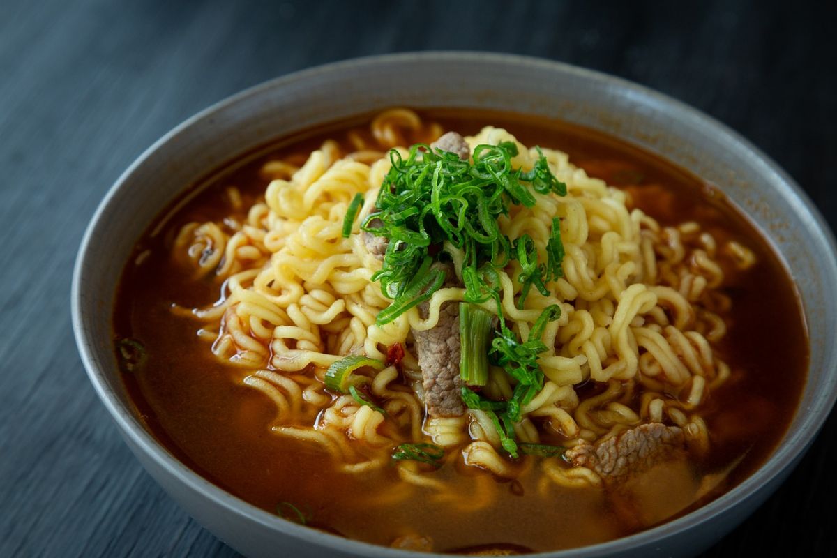 ▲一名網友好奇詢問「大家最喜歡的牛肉泡麵品牌?」而引來老饕討論,其中一款隱藏品牌更是勾起許多人的回憶。(示意圖/翻攝pixabay)