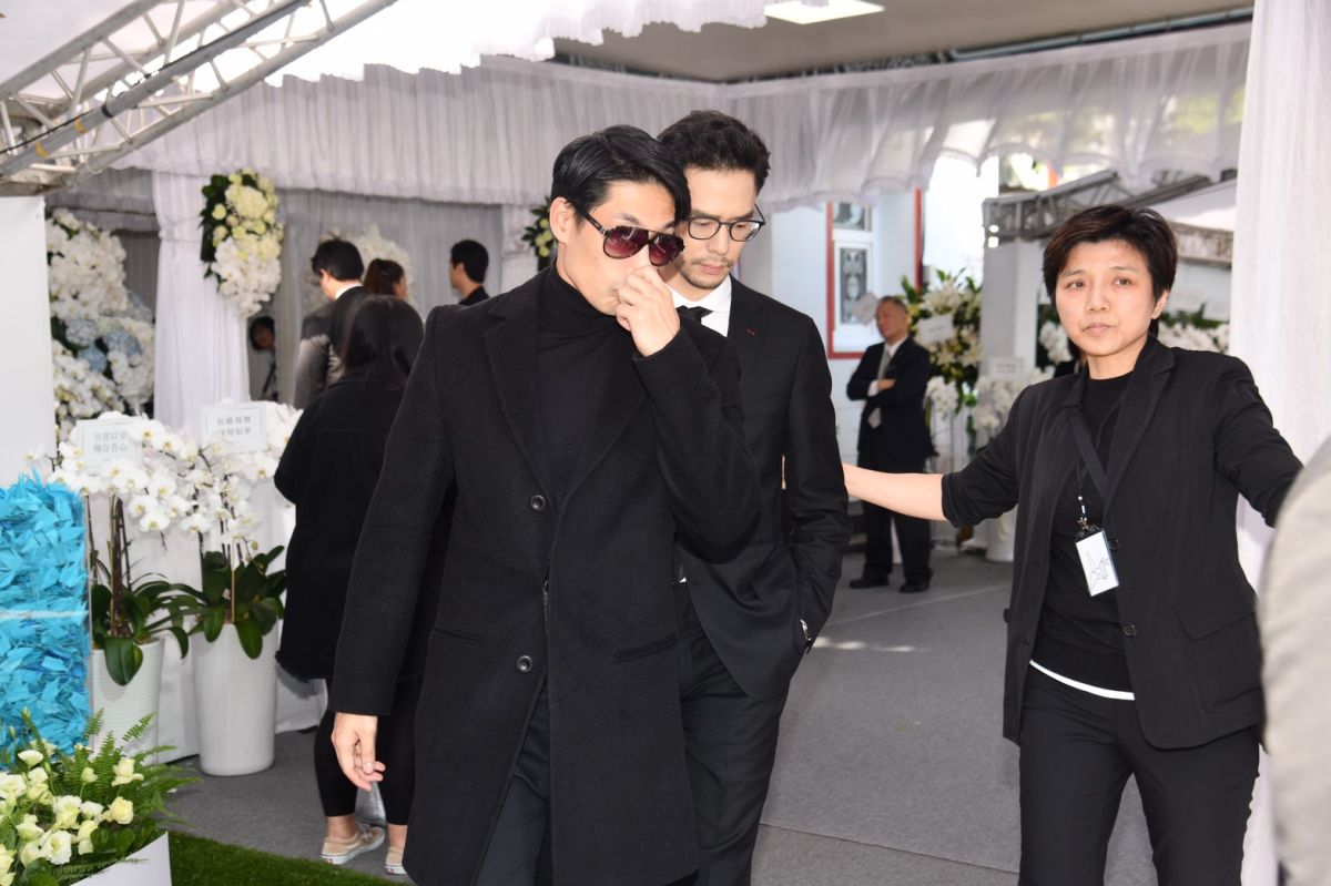 ▲藍鈞天前來送別摯友。（圖／記者林柏年攝）