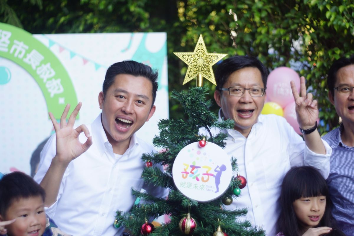 ▲新竹市長林智堅專程南下挺張廖萬堅，籲請鄉親票票入匭，護送他繼續留在立法院。（圖／張廖萬堅總部提供）