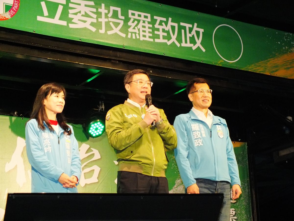 ▲民進黨新北市立委第7選區（板橋東區）候選人羅致政今晚在板橋埔墘公園舉辦造勢晚會。（圖／記者宋原彰攝，2019.12.15）
