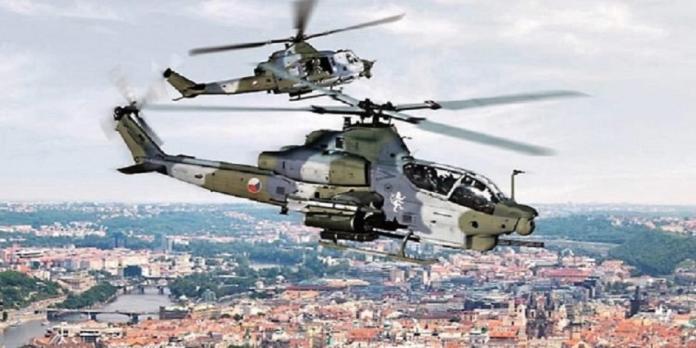 ▲捷克軍方將採購AH-1Z攻擊直升機(前)與UH-1Y通用直升機。（圖／捷克國防部）
