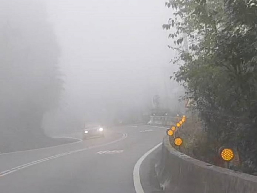 ▲台18線阿里山公路經常發生濃霧，用路人注意安全。（圖／公路總局提供）