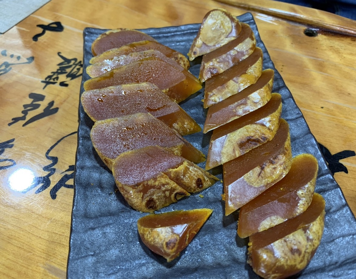 ▲焦香美味的烏魚子。（圖／記者陳惲朋攝）