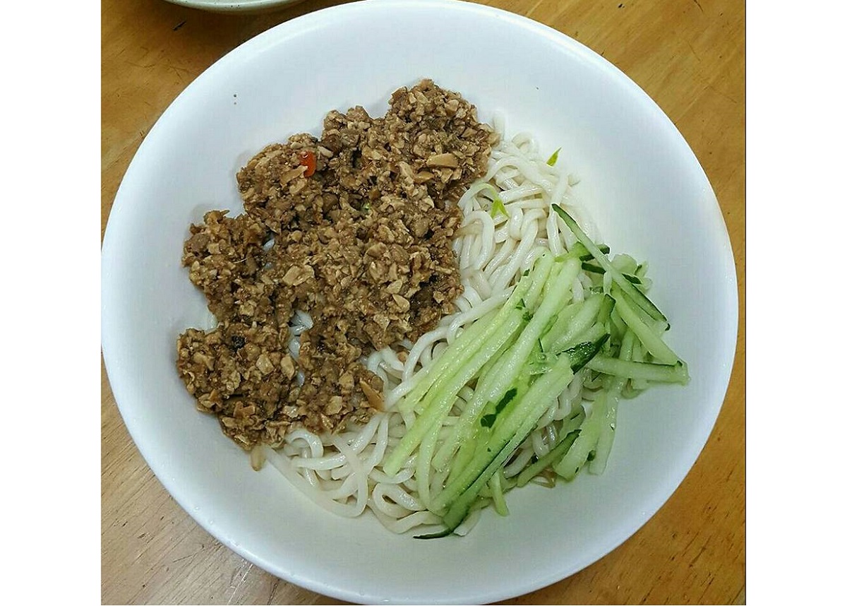 ▲炸醬麵「粗麵 vs 細麵」誰內行？全場答案一致：還用問嗎？（圖／翻攝自醡醬麵大王臉書）