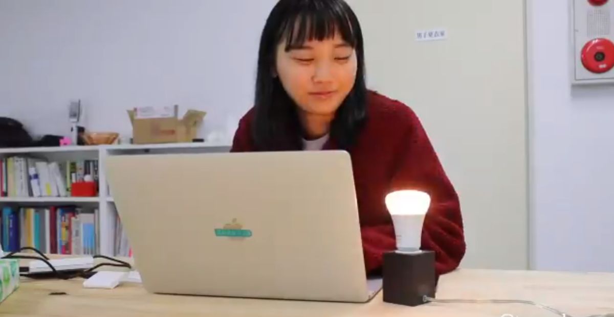 ▲藤原麻里菜發明聖誕療癒小物，露出的謎之微笑也引發單身狗狂讚。（圖／翻攝推特@togenkyoo ）