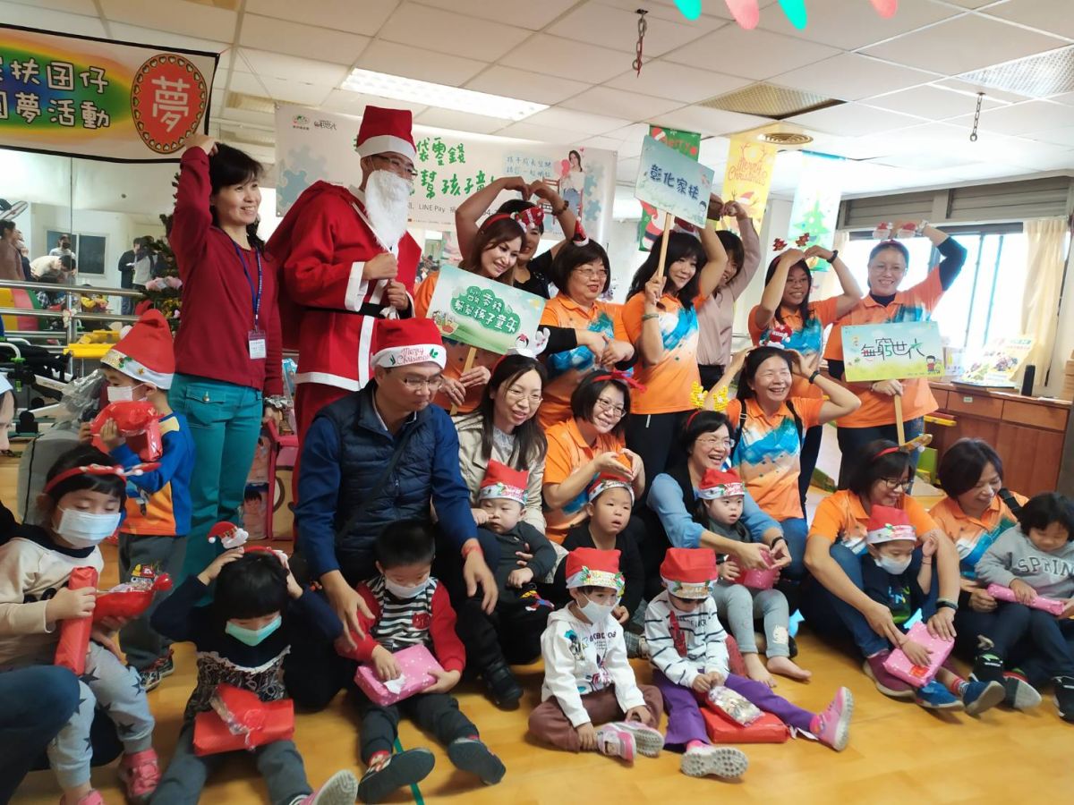 ▲彰化縣長王惠美提早與家扶的小朋友一起開心過聖誕。（圖／記者葉靜美攝，2019.12.17）