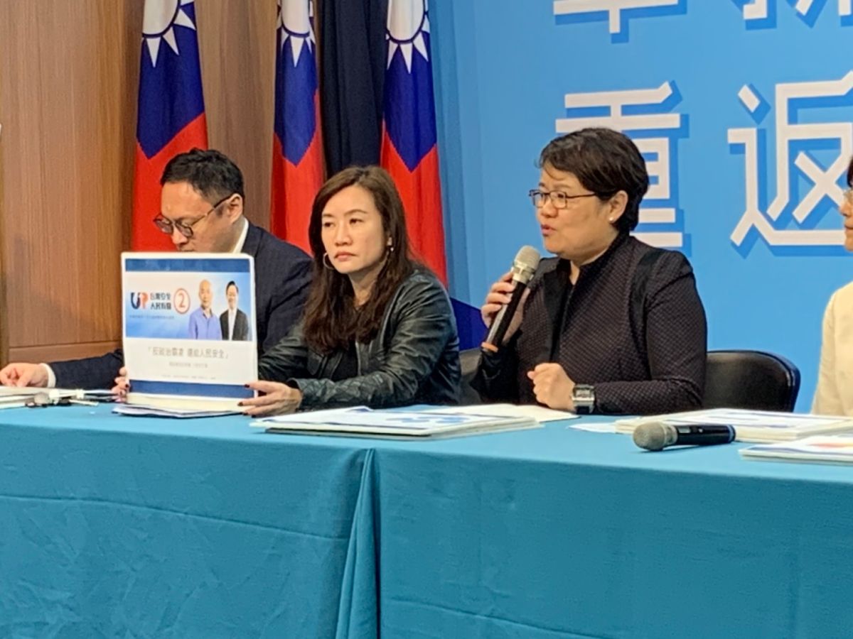 韓國瑜競選辦公室總發言人王淺秋、發言人鄭照新連日來幫韓國瑜開記者會，為其辯護。 (圖/Nownews資料照)