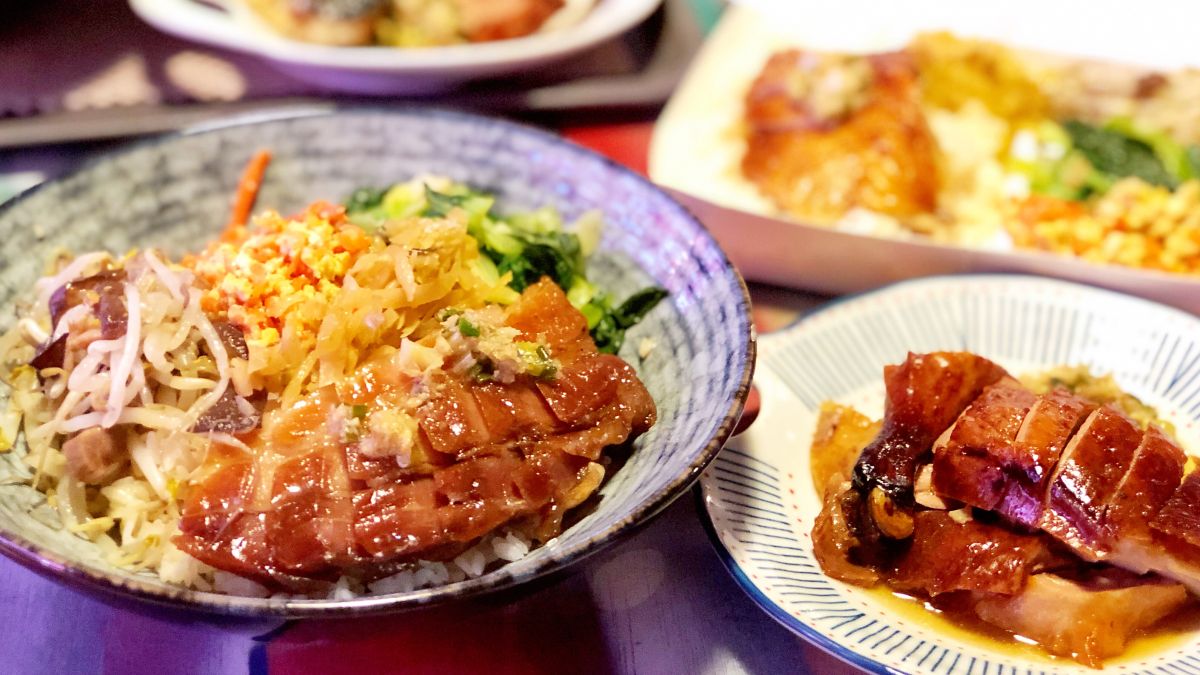 ▲「鴨很威港式燒臘」將櫻桃鴨運用北京、港式二地烹調方法，讓烤鴨有新風味。（圖／記者陳美嘉攝）