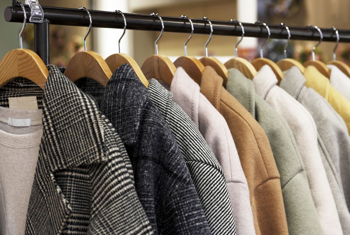 ▲羊毛大衣不能機洗、勿用小蘇打粉清潔。（圖／信義居家提供）