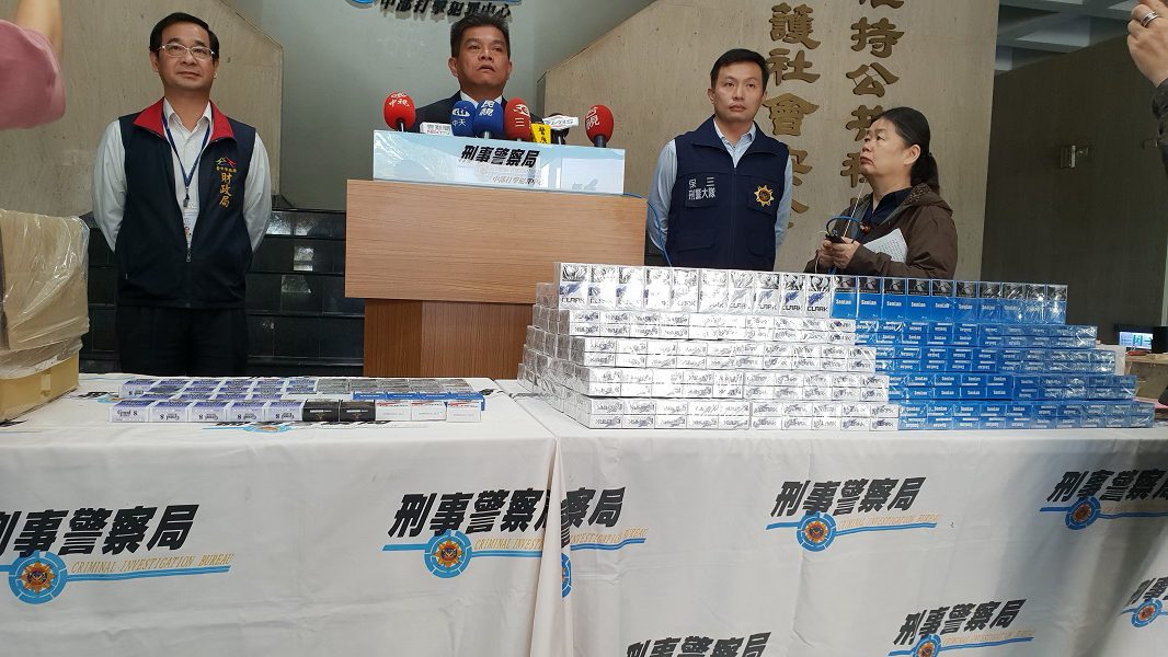 ▲刑事局中打中心今宣佈破獲一個私劣菸製售集團。（圖／記者鄧力軍攝）