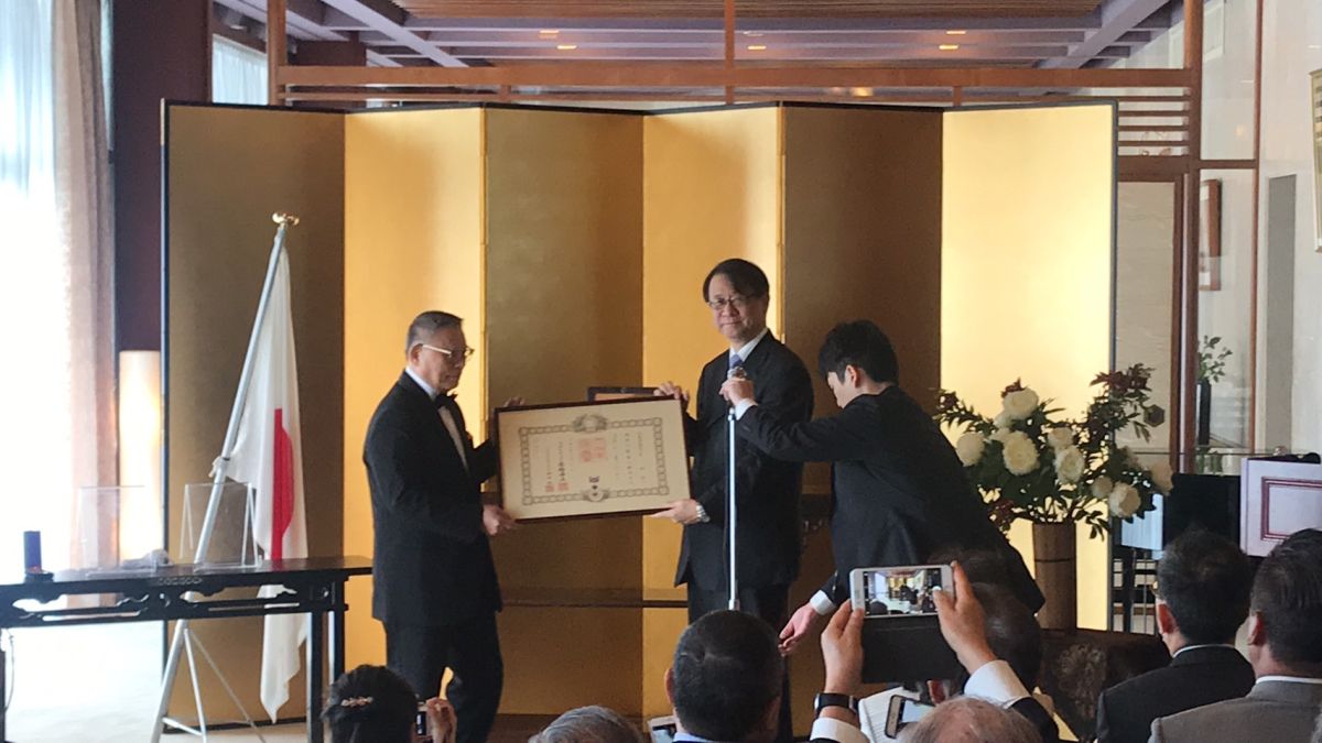 ▲彭誠浩獲日本政府頒旭日章小綬章。（圖／記者雷明正攝影）