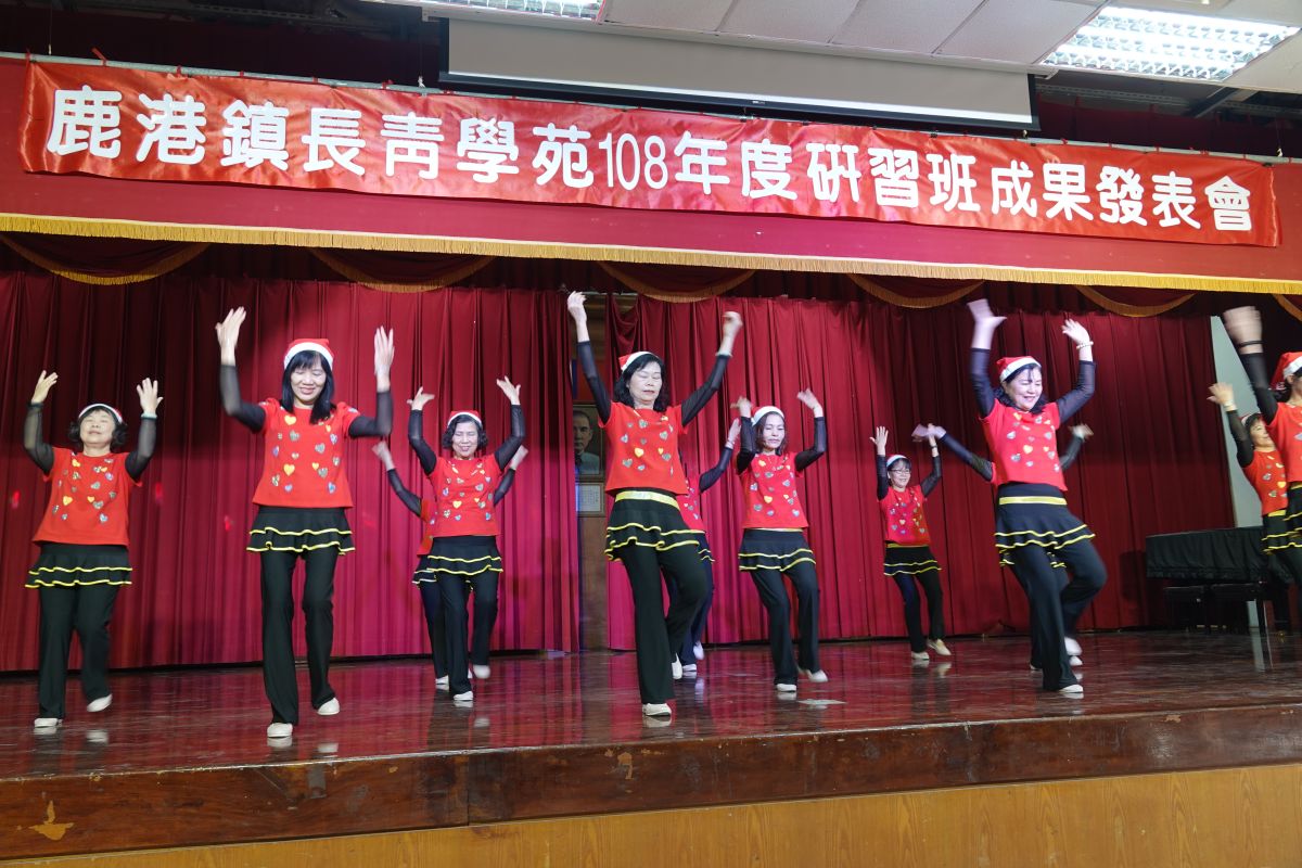 ▲長青學苑學員展現滿滿活力。（圖／記者葉靜美攝，2019.12.20）