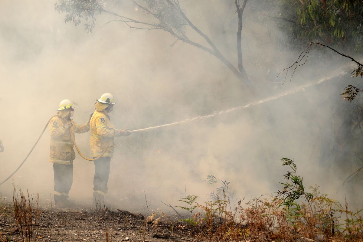 ▲連日的大規模野火災情，讓澳洲警消疲於奔命。（圖／美聯社／達志影像）
