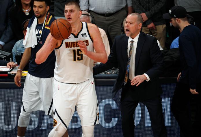 ▲金塊中鋒Nikola Jokic(左)、主帥Michael Malone。（圖／美聯社／達志影像）