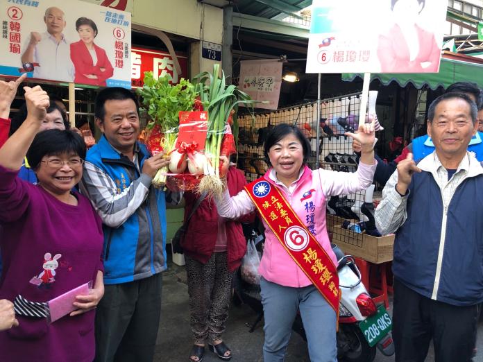 楊瓊瓔潭子市場掃街　懇請「選對的人，做對的事」

