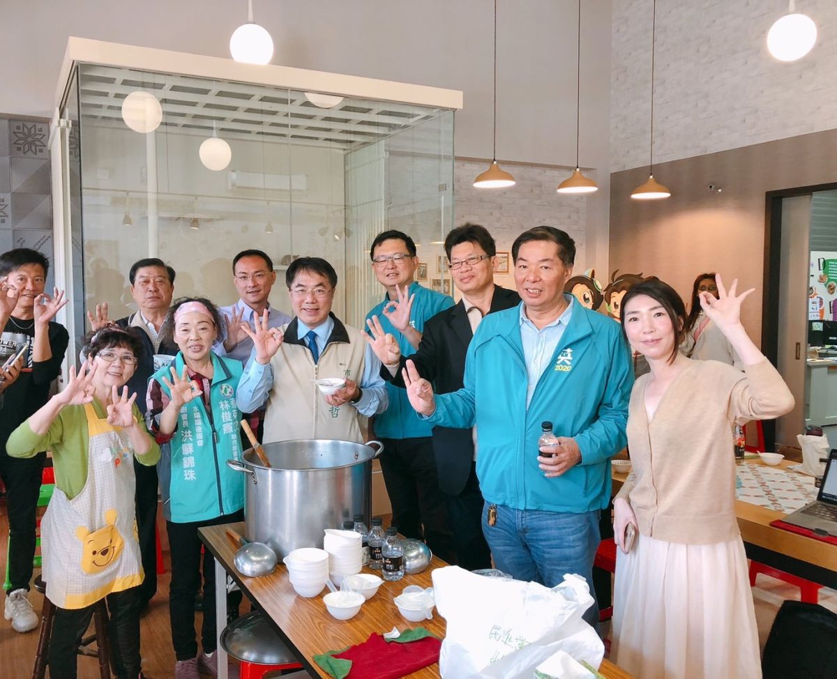 ▲台南英德競總辦公室主任潘新傳（右二）宣布，109年1月5日將舉辦台南史上最大場、10萬人的造勢活動。（圖／台南英德競總）