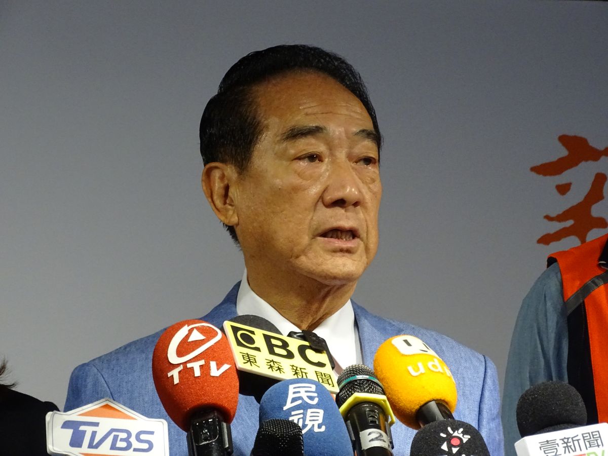 ▲對「反滲透法」草案，親民黨總統候選人宋楚瑜表示，希望蔡政府能夠懸崖勒馬、不要暴衝、不要把台商扣紅帽子。（圖／記者呂炯昌攝, 2019.12.23）