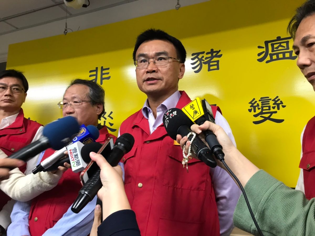 ▲農委會主委陳吉仲表示，觀察感染非洲豬瘟的亞洲國家，可發現車輛在疫情傳播中扮演很重要角色。（圖／記者賴志昶攝）