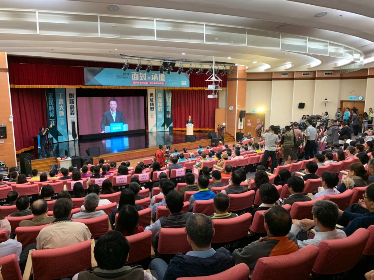 ▲嘉義縣長翁章梁在就任縣長屆滿週年前夕，邀集所屬科長以上幹部分享與建立共識。（圖／記者陳惲朋攝）