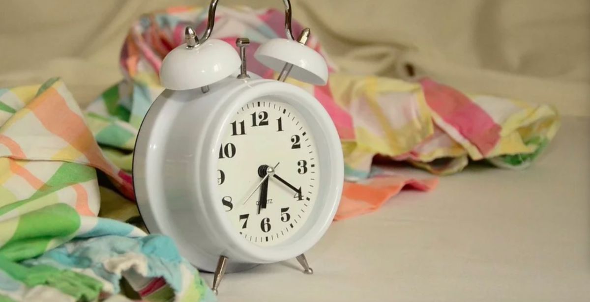 ▲英國有名男子在車庫中翻出曾用過的鬧鐘，按下播放鍵，再次聽到亡母23年前的聲音。（示意圖／取自pixabay）