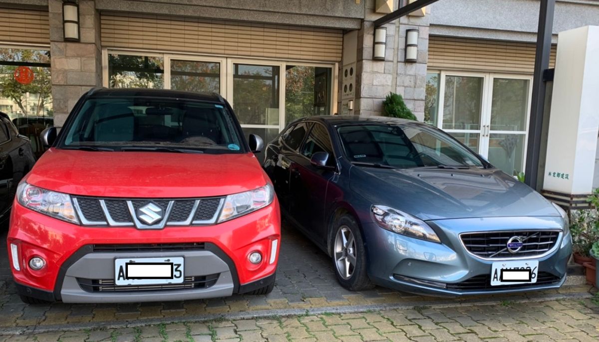 ▲白牌車非法戴客營業，將開罰10萬以上新台幣，並吊牌、吊照4個月。（圖／記者陳惲朋攝）