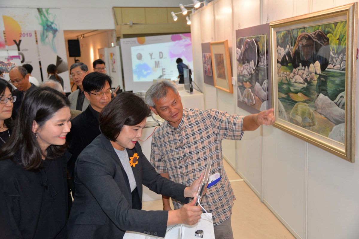 ▲數位多媒體展覽，體驗畫作意境。（圖／記者洪佳伶攝 ,2019.12.24）